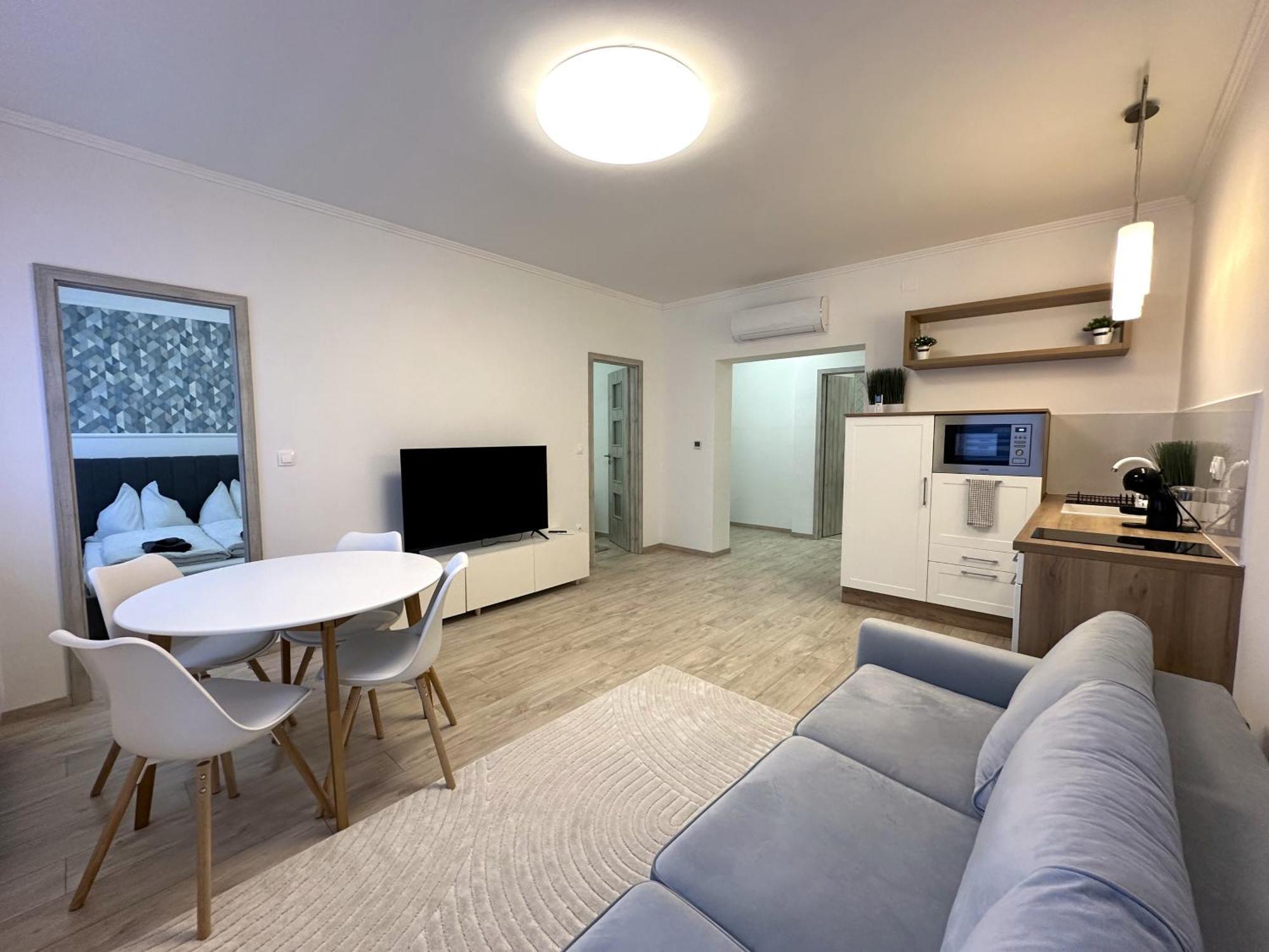 Berzsenyi Apartmanhaz Kaposvár Esterno foto